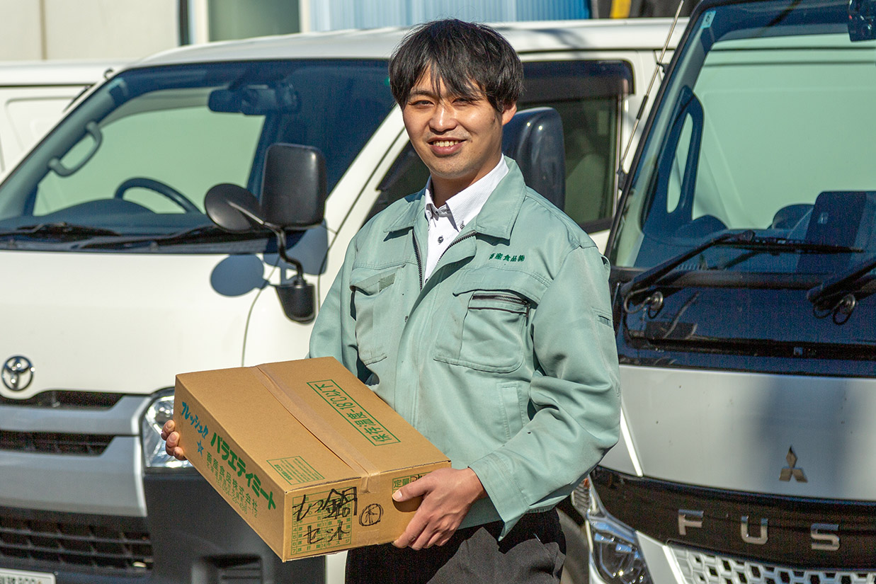 先輩社員の写真